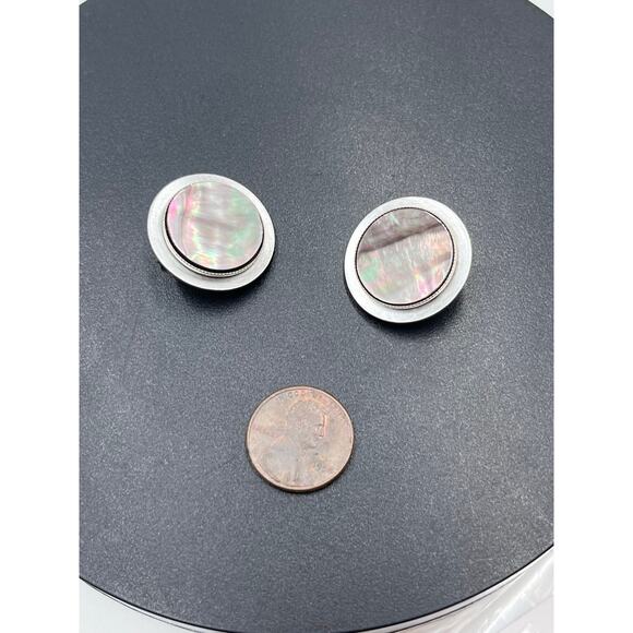 Marjorie Baer (MB SF) Vintage Round Abalone Silver Tone Clip on earrings - Picture 5 of 8